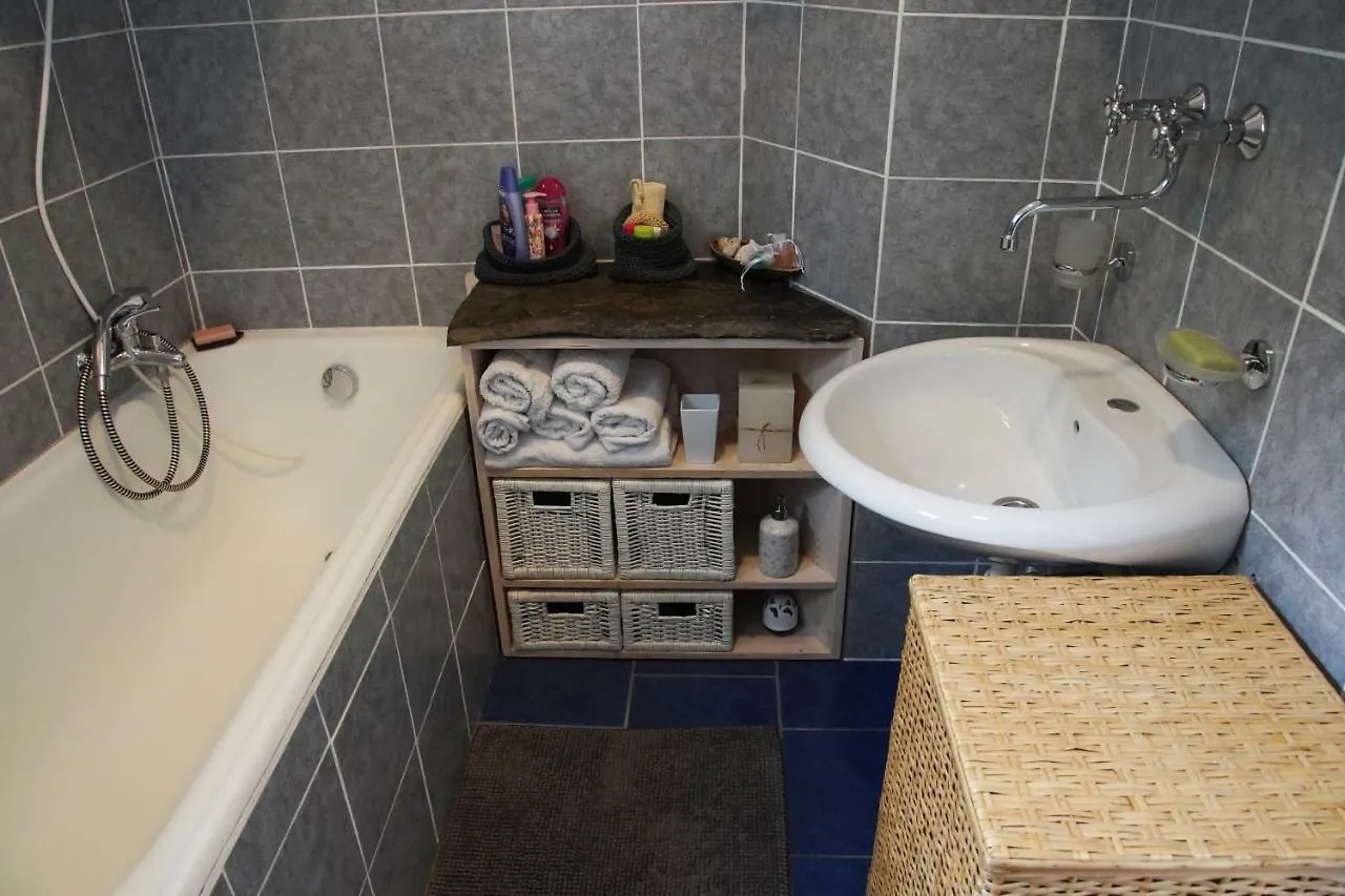 Apartman V Zahrade Praha Troja - Apartment In The Garden Prague Troja 0*,