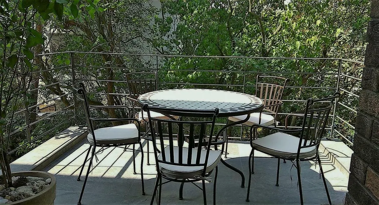 Apartman V Zahrade Praha Troja - Apartment In The Garden Prague Troja 0*,