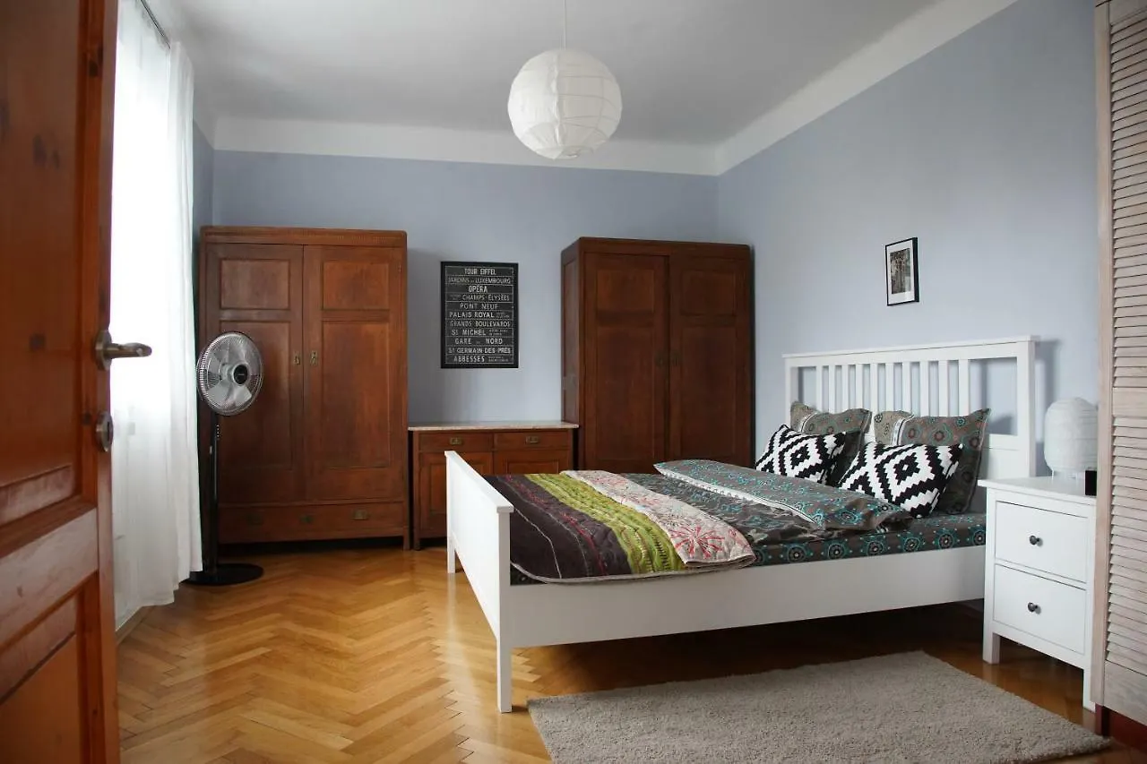 Apartman V Zahrade Praha Troja - Apartment In The Garden Prague Troja 0*,